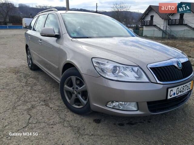 Серый Шкода Октавия, объемом двигателя 1.6 л и пробегом 222 тыс. км за 8500 $, фото 1 на Automoto.ua