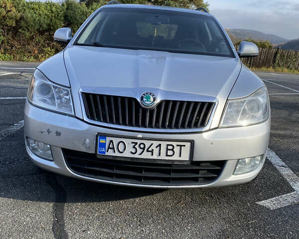 Серый Шкода Октавия, объемом двигателя 1.6 л и пробегом 304 тыс. км за 6800 $, фото 1 на Automoto.ua