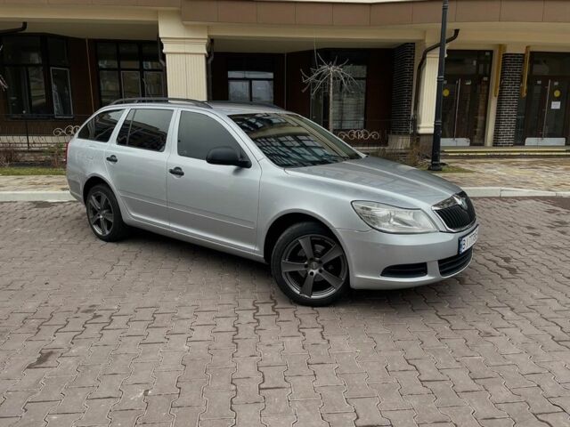 Серый Шкода Октавия, объемом двигателя 1.6 л и пробегом 215 тыс. км за 7700 $, фото 1 на Automoto.ua