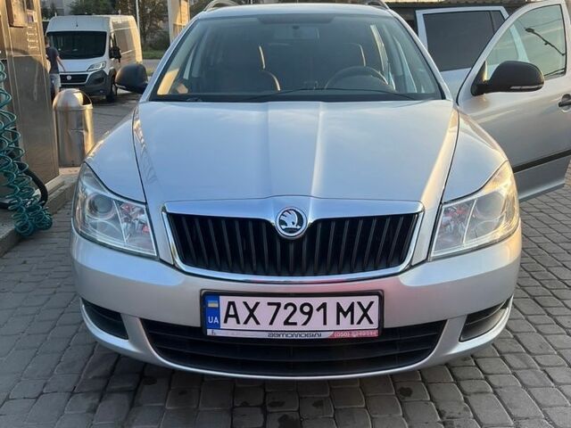 Серый Шкода Октавия, объемом двигателя 1.39 л и пробегом 209 тыс. км за 6150 $, фото 1 на Automoto.ua