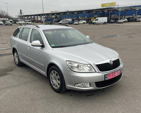 Серый Шкода Октавия, объемом двигателя 1.6 л и пробегом 239 тыс. км за 6700 $, фото 1 на Automoto.ua