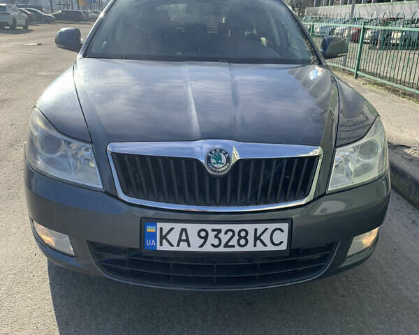 Серый Шкода Октавия, объемом двигателя 1.6 л и пробегом 268 тыс. км за 7300 $, фото 1 на Automoto.ua
