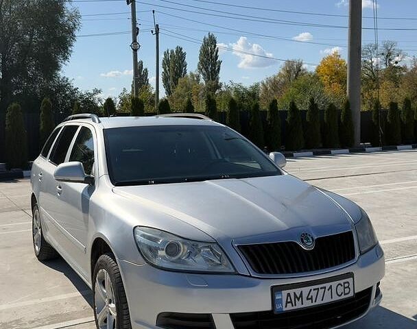 Серый Шкода Октавия, объемом двигателя 1.6 л и пробегом 260 тыс. км за 7999 $, фото 1 на Automoto.ua