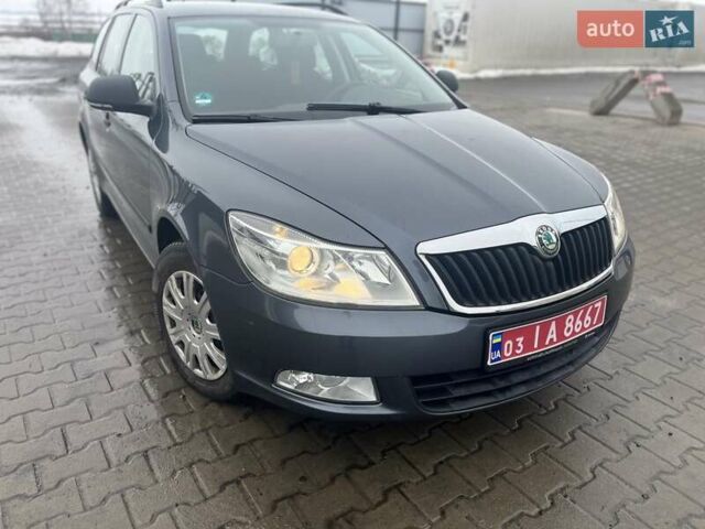 Серый Шкода Октавия, объемом двигателя 1.6 л и пробегом 225 тыс. км за 7700 $, фото 1 на Automoto.ua