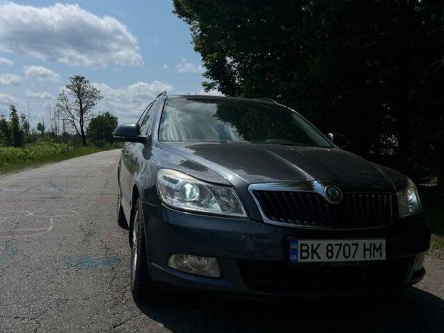 Сірий Шкода Октавія, об'ємом двигуна 1.2 л та пробігом 260 тис. км за 7000 $, фото 1 на Automoto.ua