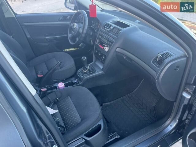 Серый Шкода Октавия, объемом двигателя 1.6 л и пробегом 280 тыс. км за 7000 $, фото 1 на Automoto.ua