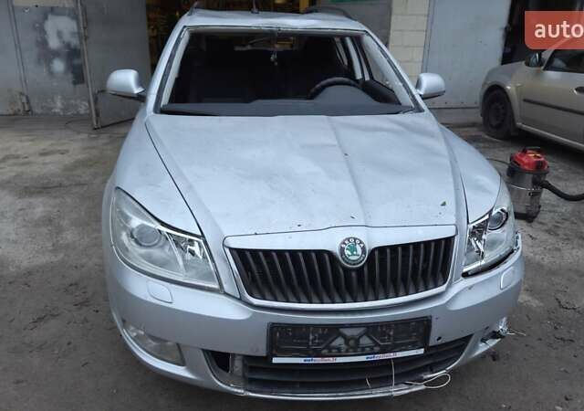 Серый Шкода Октавия, объемом двигателя 1.6 л и пробегом 261 тыс. км за 4000 $, фото 1 на Automoto.ua