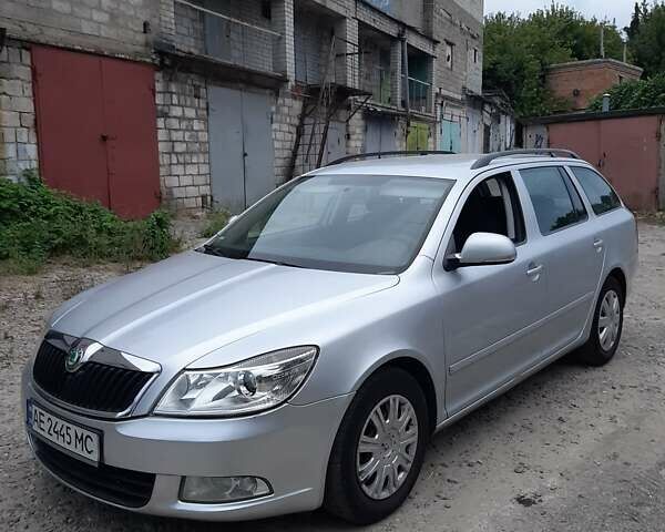 Сірий Шкода Октавія, об'ємом двигуна 1.6 л та пробігом 256 тис. км за 7500 $, фото 1 на Automoto.ua