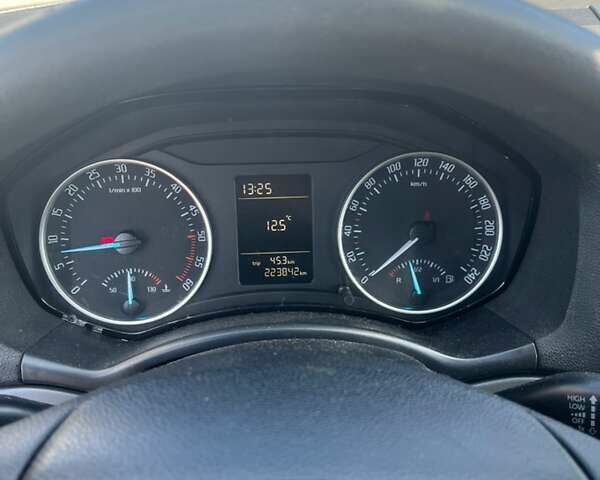 Серый Шкода Октавия, объемом двигателя 1.6 л и пробегом 223 тыс. км за 8400 $, фото 1 на Automoto.ua