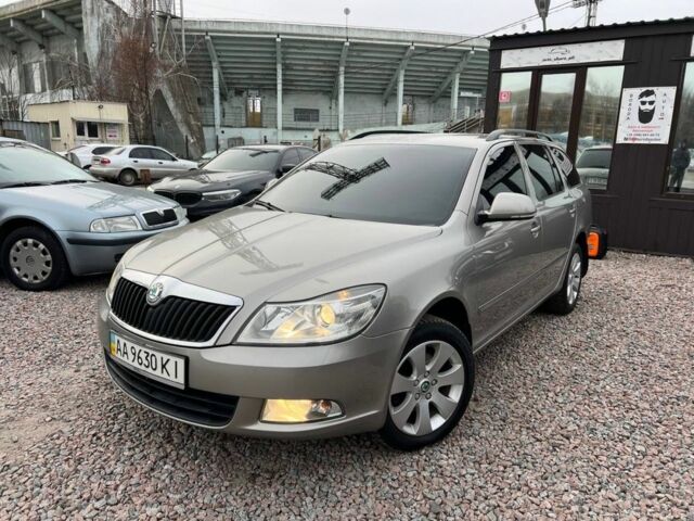 Сірий Шкода Октавія, об'ємом двигуна 0 л та пробігом 220 тис. км за 7500 $, фото 1 на Automoto.ua