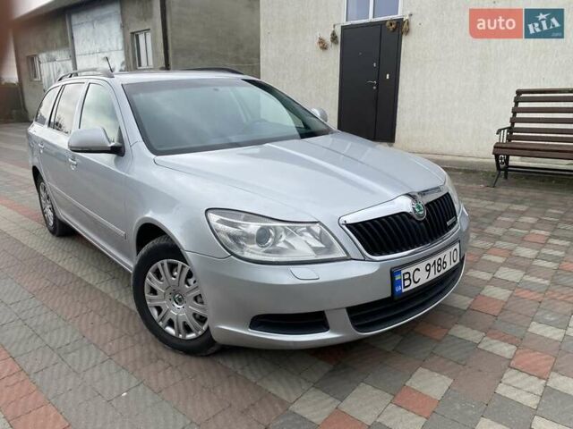 Серый Шкода Октавия, объемом двигателя 1.6 л и пробегом 230 тыс. км за 7350 $, фото 1 на Automoto.ua