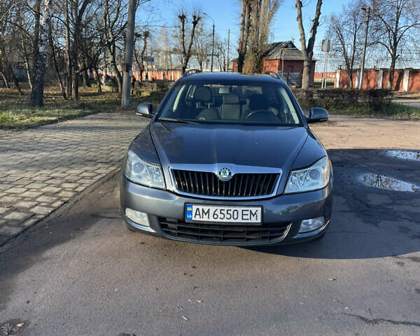Серый Шкода Октавия, объемом двигателя 1.6 л и пробегом 285 тыс. км за 7500 $, фото 1 на Automoto.ua