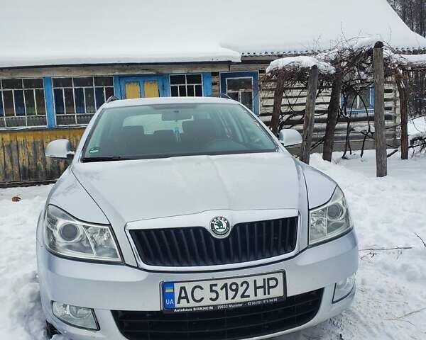 Серый Шкода Октавия, объемом двигателя 1.6 л и пробегом 230 тыс. км за 7899 $, фото 1 на Automoto.ua