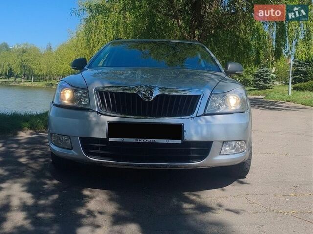 Серый Шкода Октавия, объемом двигателя 1.6 л и пробегом 280 тыс. км за 6500 $, фото 1 на Automoto.ua