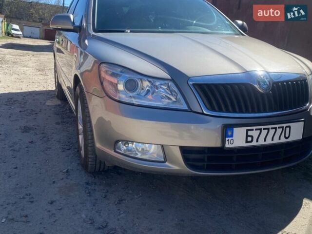 Сірий Шкода Октавія, об'ємом двигуна 1.6 л та пробігом 253 тис. км за 7800 $, фото 1 на Automoto.ua