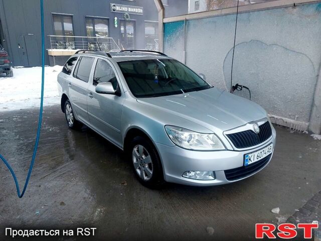 Серый Шкода Октавия, объемом двигателя 1.8 л и пробегом 300 тыс. км за 8000 $, фото 1 на Automoto.ua