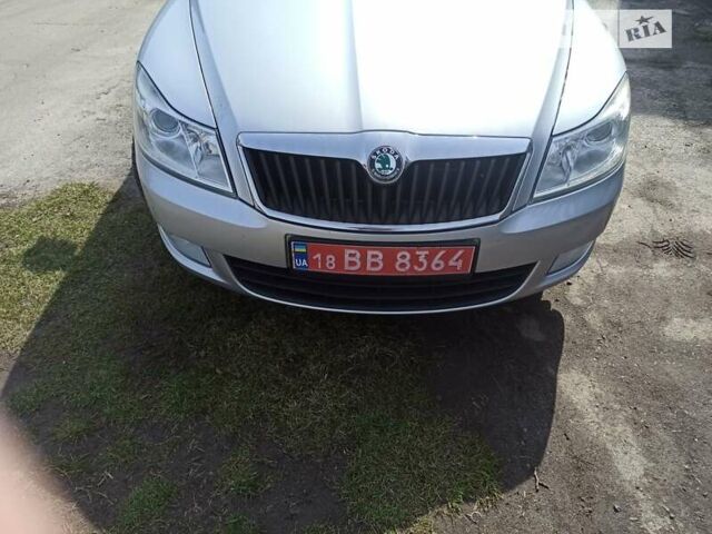 Серый Шкода Октавия, объемом двигателя 1.2 л и пробегом 178 тыс. км за 6800 $, фото 1 на Automoto.ua