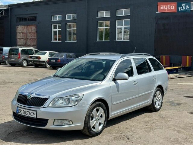 Серый Шкода Октавия, объемом двигателя 1.6 л и пробегом 247 тыс. км за 7700 $, фото 1 на Automoto.ua