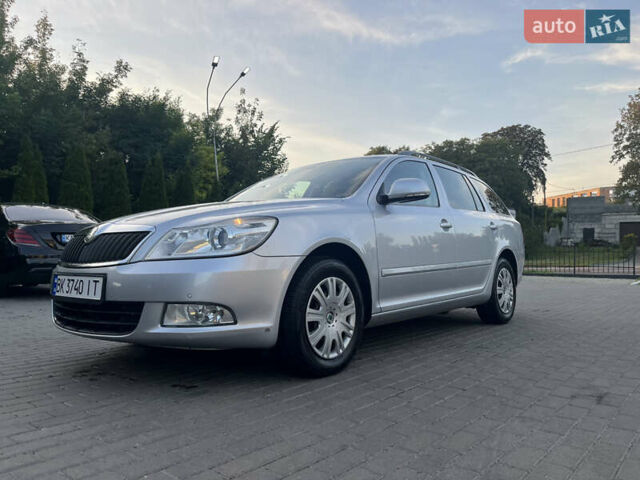 Серый Шкода Октавия, объемом двигателя 1.6 л и пробегом 238 тыс. км за 8999 $, фото 1 на Automoto.ua