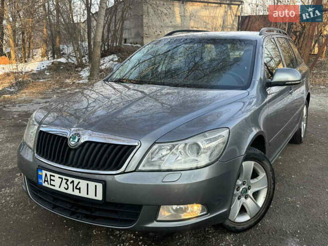 Серый Шкода Октавия, объемом двигателя 1.6 л и пробегом 297 тыс. км за 8999 $, фото 1 на Automoto.ua