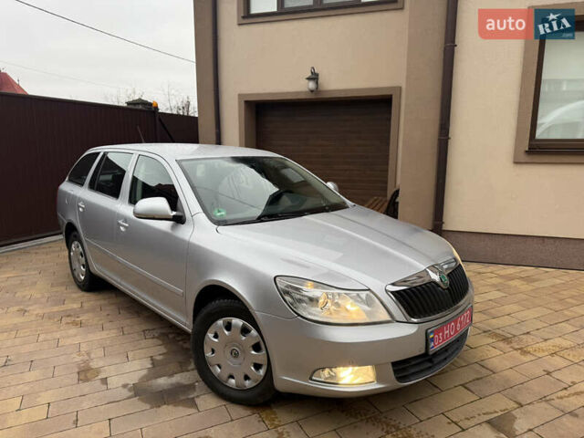 Серый Шкода Октавия, объемом двигателя 1.6 л и пробегом 205 тыс. км за 9600 $, фото 1 на Automoto.ua