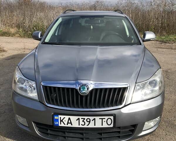 Сірий Шкода Октавія, об'ємом двигуна 1.6 л та пробігом 240 тис. км за 8900 $, фото 1 на Automoto.ua