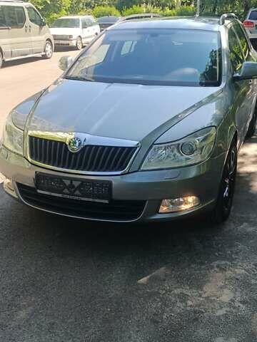 Сірий Шкода Октавія, об'ємом двигуна 2 л та пробігом 340 тис. км за 8700 $, фото 1 на Automoto.ua
