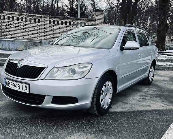 Серый Шкода Октавия, объемом двигателя 1.6 л и пробегом 221 тыс. км за 7900 $, фото 1 на Automoto.ua
