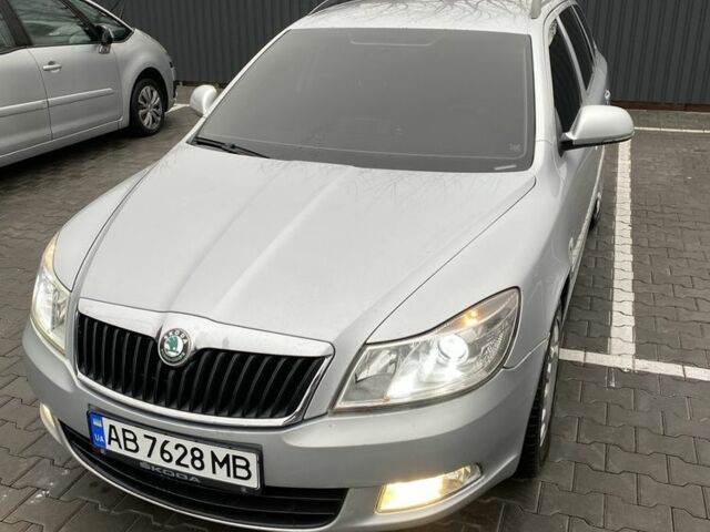 Сірий Шкода Октавія, об'ємом двигуна 2 л та пробігом 303 тис. км за 8600 $, фото 1 на Automoto.ua