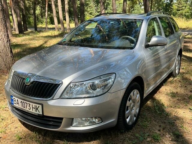 Серый Шкода Октавия, объемом двигателя 1.4 л и пробегом 235 тыс. км за 7700 $, фото 1 на Automoto.ua