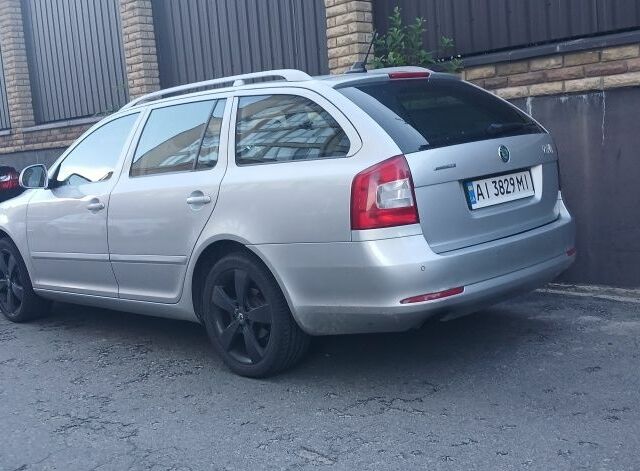Сірий Шкода Октавія, об'ємом двигуна 1.6 л та пробігом 359 тис. км за 8315 $, фото 1 на Automoto.ua