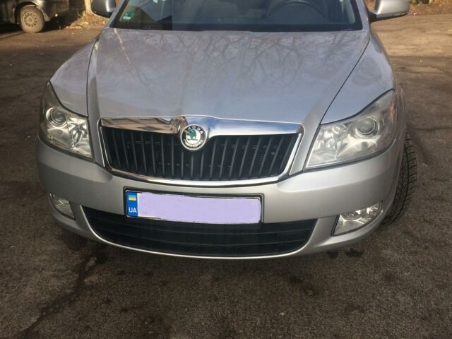 Серый Шкода Октавия, объемом двигателя 1.6 л и пробегом 180 тыс. км за 11200 $, фото 1 на Automoto.ua