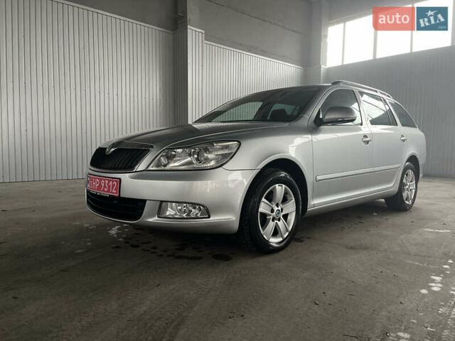 Серый Шкода Октавия, объемом двигателя 1.6 л и пробегом 214 тыс. км за 9300 $, фото 1 на Automoto.ua