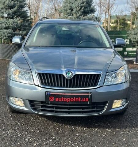 Серый Шкода Октавия, объемом двигателя 2 л и пробегом 242 тыс. км за 10900 $, фото 1 на Automoto.ua