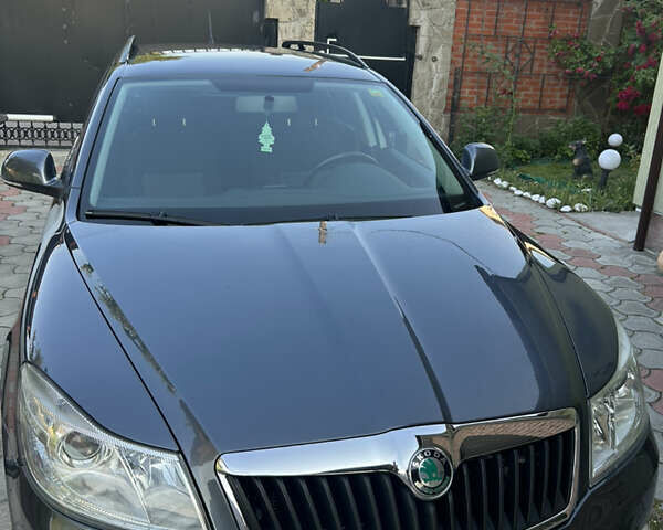 Шкода Октавия 2012 в Чернигове на Automoto.ua Серый Шкода Октавия, объемом двигателя 1.8 л и пробегом 207 тыс. км за 7990 $, фото 1 на Automoto.ua