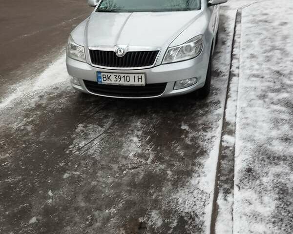 Серый Шкода Октавия, объемом двигателя 1.6 л и пробегом 266 тыс. км за 7999 $, фото 1 на Automoto.ua