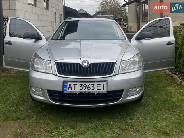 Серый Шкода Октавия, объемом двигателя 1.6 л и пробегом 251 тыс. км за 7800 $, фото 1 на Automoto.ua