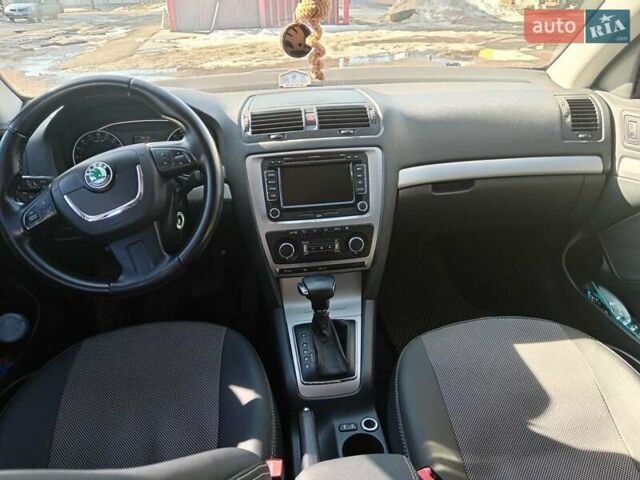 Серый Шкода Октавия, объемом двигателя 2 л и пробегом 261 тыс. км за 9850 $, фото 1 на Automoto.ua