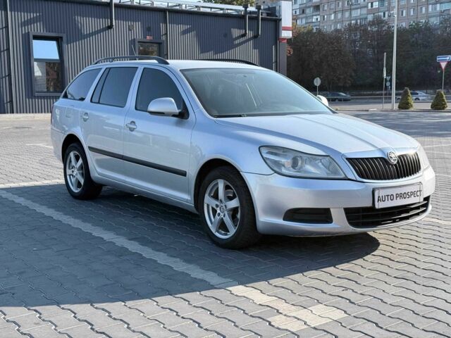 Серый Шкода Октавия, объемом двигателя 1.6 л и пробегом 210 тыс. км за 6511 $, фото 1 на Automoto.ua