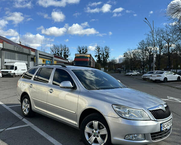 Серый Шкода Октавия, объемом двигателя 1.6 л и пробегом 280 тыс. км за 8300 $, фото 1 на Automoto.ua