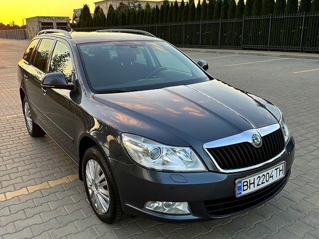 Серый Шкода Октавия, объемом двигателя 1.8 л и пробегом 179 тыс. км за 7900 $, фото 1 на Automoto.ua