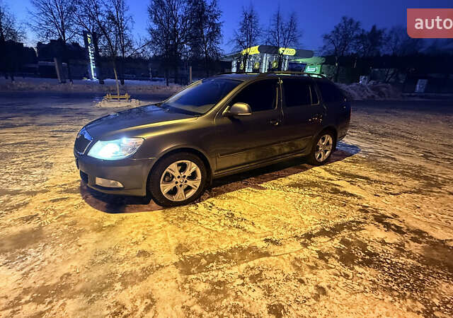 Серый Шкода Октавия, объемом двигателя 1.97 л и пробегом 411 тыс. км за 8000 $, фото 1 на Automoto.ua