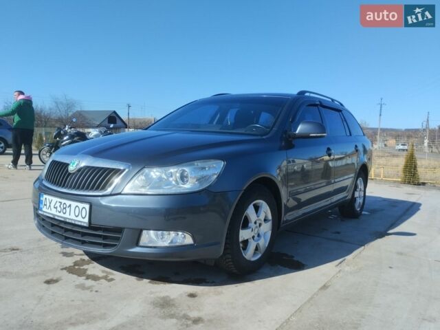 Серый Шкода Октавия, объемом двигателя 1.6 л и пробегом 223 тыс. км за 7880 $, фото 1 на Automoto.ua
