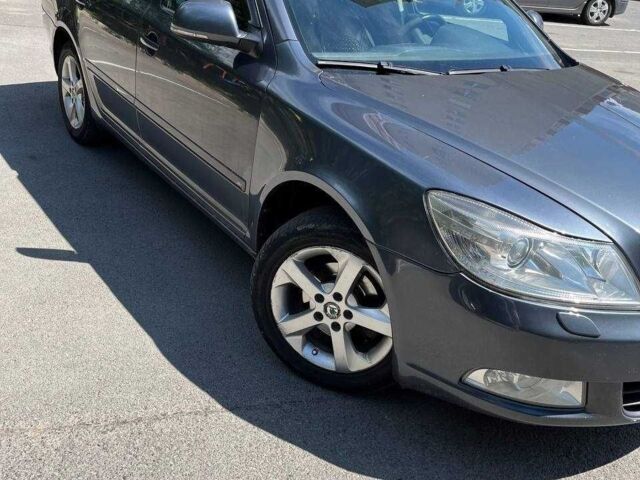 Серый Шкода Октавия, объемом двигателя 1.6 л и пробегом 254 тыс. км за 9200 $, фото 1 на Automoto.ua