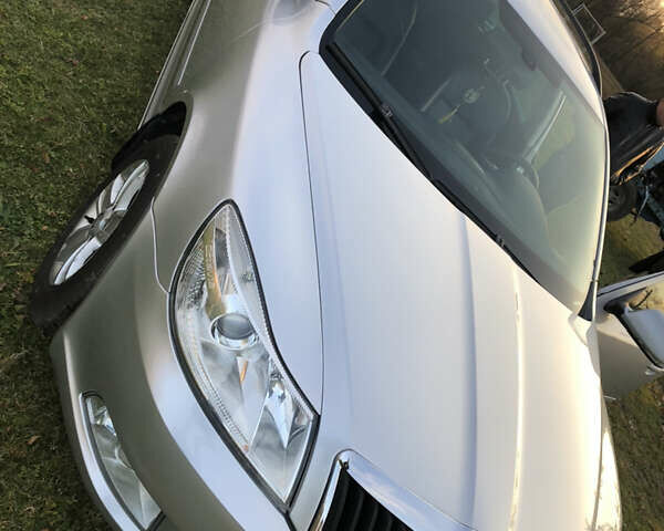 Сірий Шкода Октавія, об'ємом двигуна 1.6 л та пробігом 297 тис. км за 8000 $, фото 1 на Automoto.ua