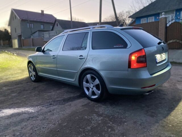 Сірий Шкода Октавія, об'ємом двигуна 2 л та пробігом 300 тис. км за 8800 $, фото 1 на Automoto.ua