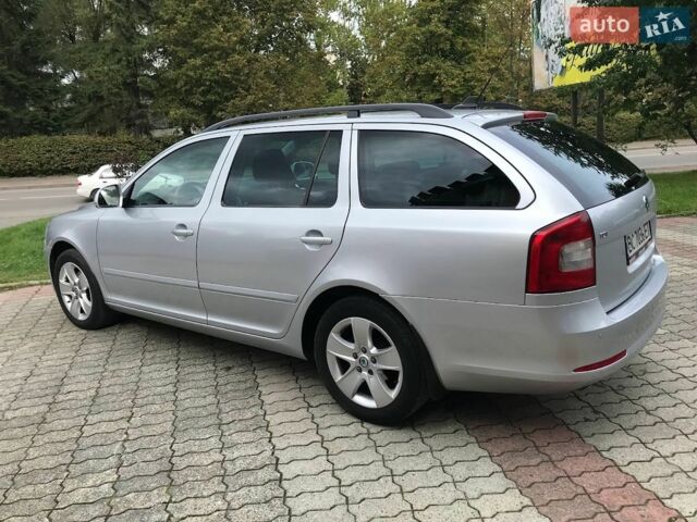 Серый Шкода Октавия, объемом двигателя 1.6 л и пробегом 310 тыс. км за 9900 $, фото 1 на Automoto.ua
