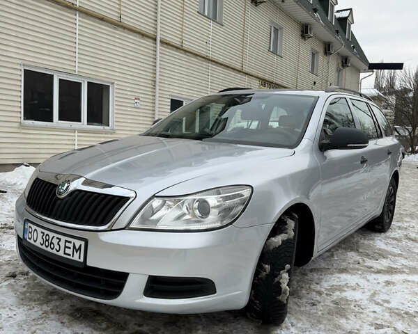 Серый Шкода Октавия, объемом двигателя 1.6 л и пробегом 191 тыс. км за 9000 $, фото 1 на Automoto.ua