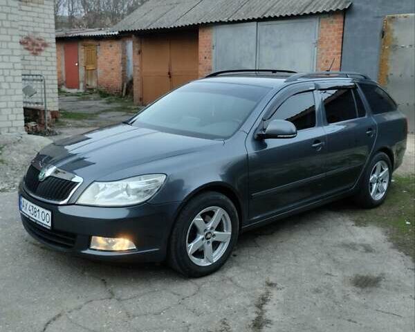Серый Шкода Октавия, объемом двигателя 1.6 л и пробегом 210 тыс. км за 9200 $, фото 1 на Automoto.ua