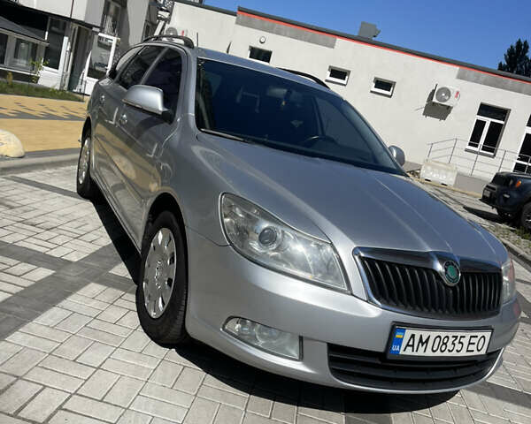 Серый Шкода Октавия, объемом двигателя 1.6 л и пробегом 290 тыс. км за 8900 $, фото 1 на Automoto.ua